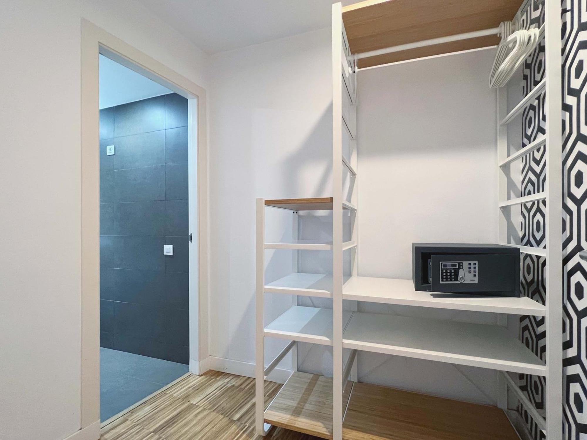 Stay U-Nique Apartments Pellaires برشلونة المظهر الخارجي الصورة